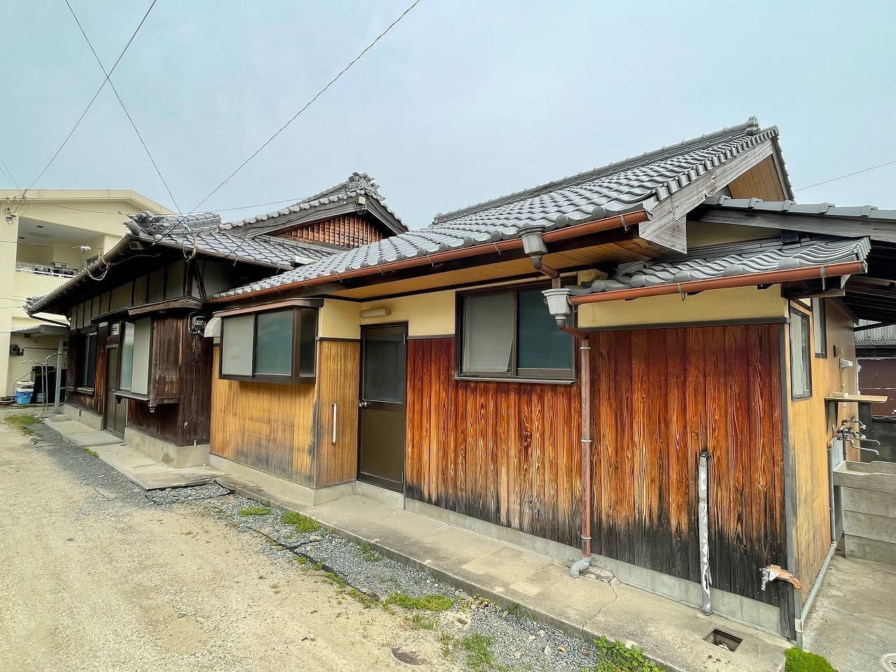 リノベーション前の家の外観